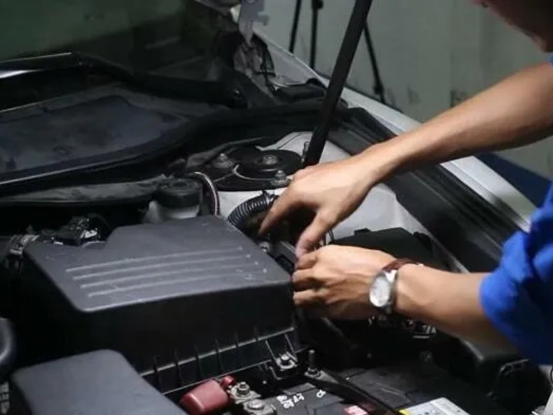 Cách xử lý hộp đen ô tô bị ngập nước hiệu quả an toàn 7 Lắp đặt lại ecu vào xe