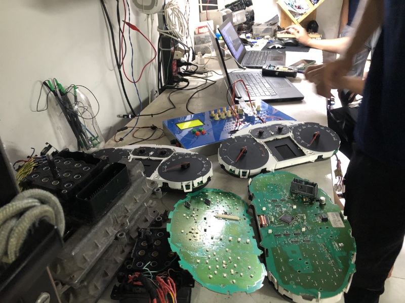 Cách xử lý hộp đen ô tô bị ngập nước hiệu quả an toàn 8 Chỉ nên sử dụng máy chẩn đoán chuyên hãng