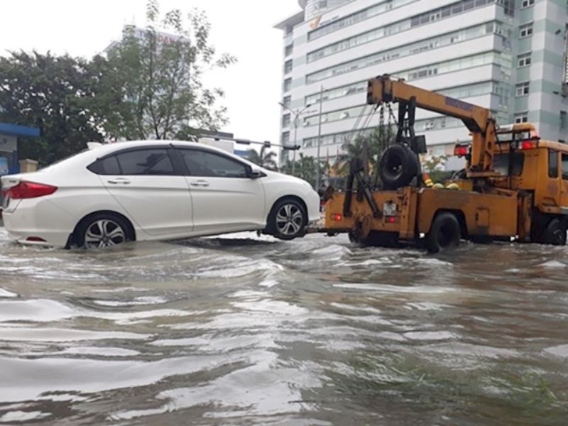 Sau khi xe đã được đưa ra khỏi vùng ngập nước – Kiểm tra toàn diện