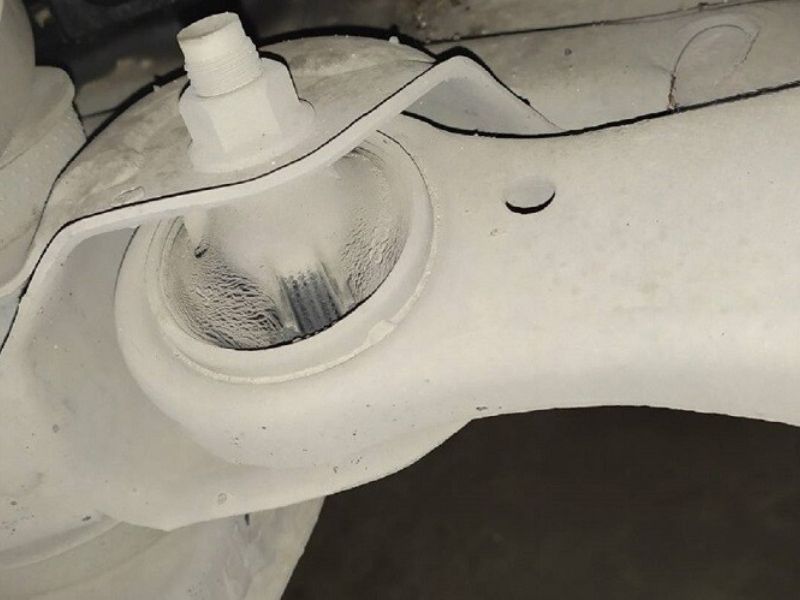 Cách xử lý và thay thế càng cong rách cao su