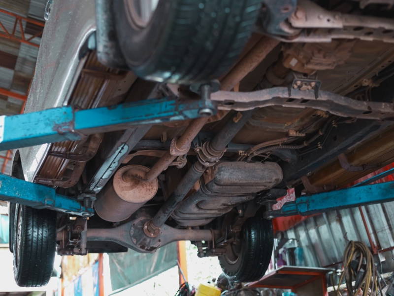 Gầm xe bị va chạm khi đường xấu