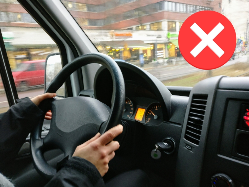 Không nên cố gắng lái xe khi ô tô báo lỗi cam