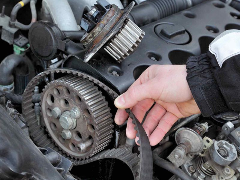 Nguyên nhân Ford Everest bị lỗi chảy dầu và cách xử lý 3 Mặt bưởng cam (nắp che dây đai cam) bôi keo không đạt chuẩn