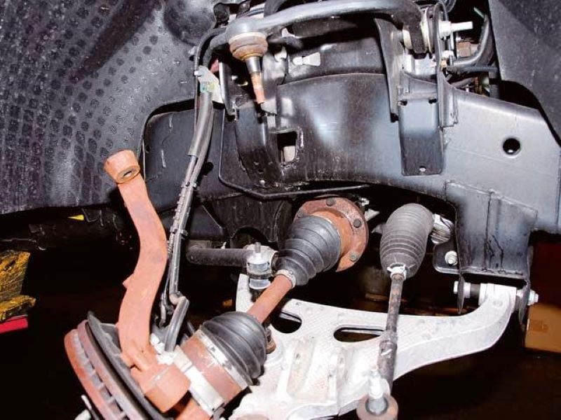 Những nguy hiểm khi rách chụp bụi rotuyn