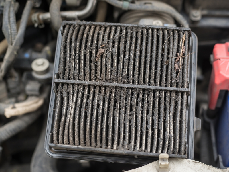 Cần vệ sinh lọc gió động cơ 