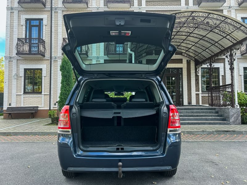 Crossover là gì? Lý do xe Crossover được yêu thích tại Việt Nam 1 Xe Crossover là dòng xe nổi bật với khoang xe rộng và cốp lớn