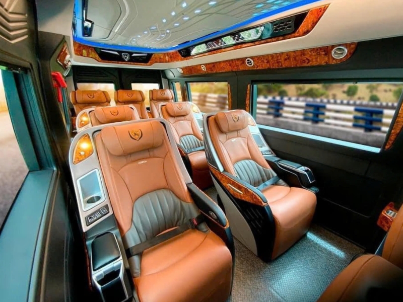 Xe limousine 9 chỗ