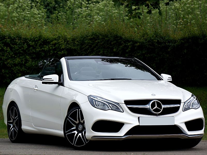 Xe Coupe là gì? Phân biệt Coupe với xe Sedan, Hatchback, MPV 3 Xe Mercedes C-Class