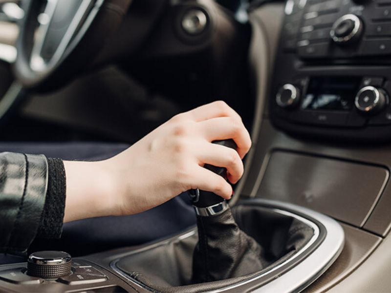 Xe ô tô khó vào số hoặc mất lực kéo