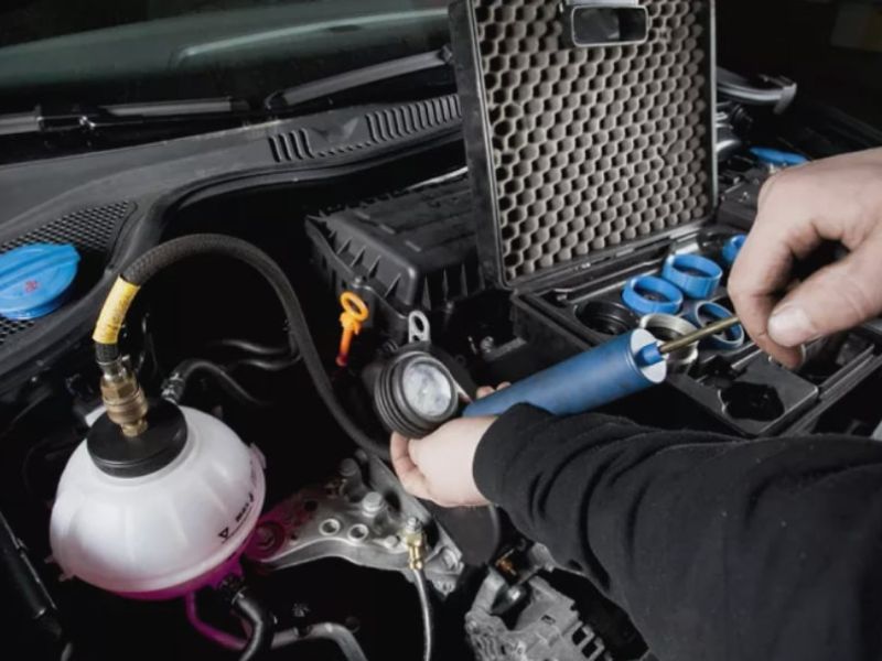 Nguyên nhân và cách xử lý khi xe ô tô bị chảy nước làm mát 8 Cách khắc phục khi xe gặp tình trạng rò rỉ nước làm mát