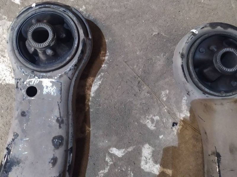 Cao su càng A bị lão hóa, nứt hoặc rách