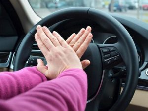 Còi xe ô tô kêu nhỏ