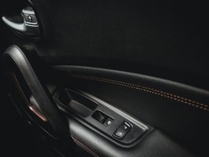 Cửa sau phụ không khóa