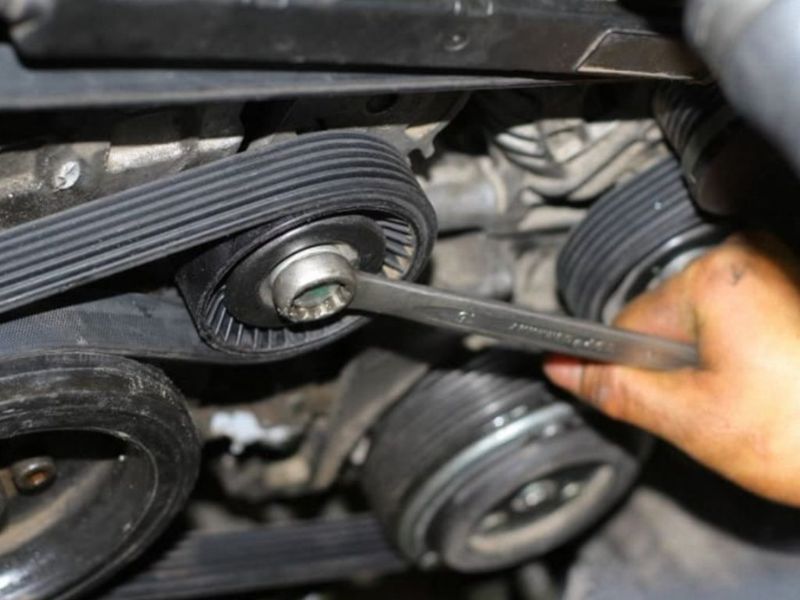 Dây đai trợ lực (dây curoa) bị chùng hoặc mòn