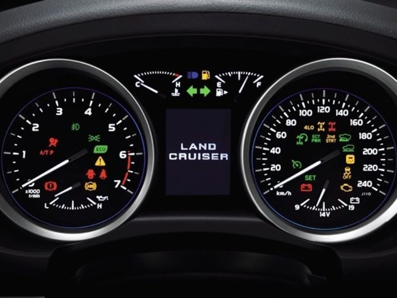 Đèn xe cảnh báo báo trên taplo sáng