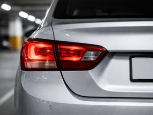 Đèn lùi ô tô không sáng