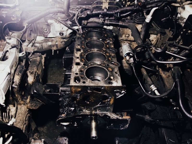 Dấu hiệu nhớt xe bị vô nước và cách khắc phục triệt để 5 Động cơ bị xước xi lanh, máy yếu sau khi nhớt vô nước lâu ngày cần phải đại tu máy