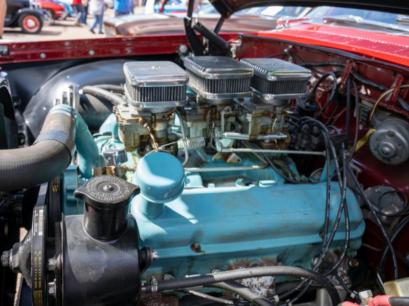 Bỏ máy ô tô là gì? Dấu hiệu, nguyên nhân & cách xử lý 5 Động cơ rung giật dữ dội