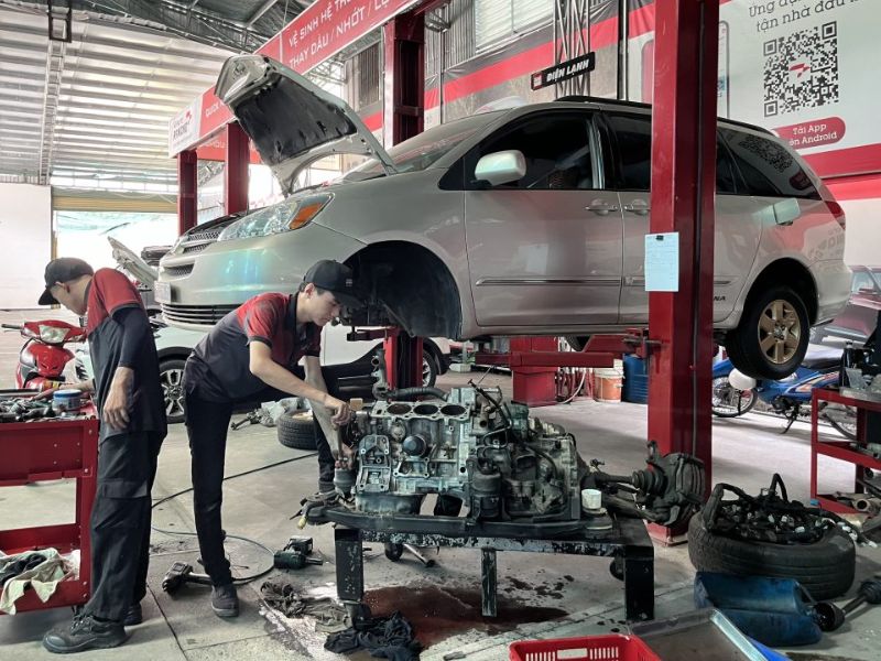 8 nguyên nhân đánh hết lái có tiếng kêu phổ biến và cách xử lý 5 Đưa xe đến gara chuyên nghiệp