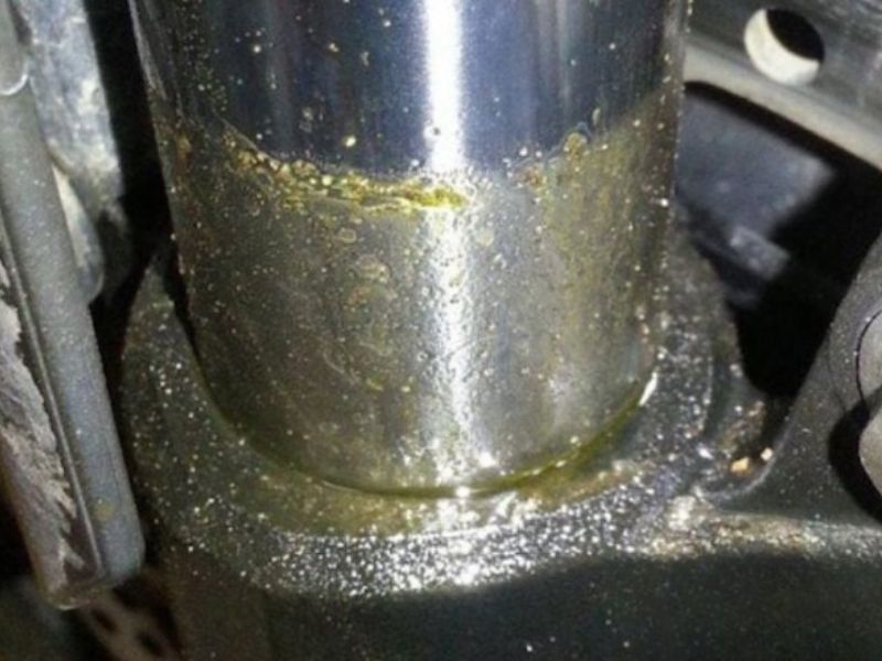 Giảm xóc (phuộc nhún) bị yếu hoặc xì dầu