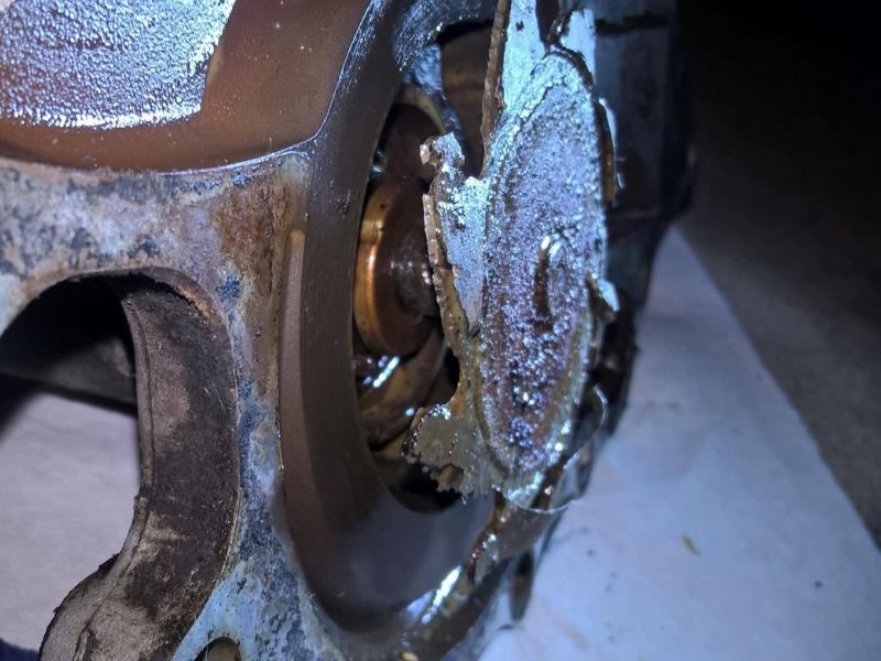 Hậu quả khi bơm nước phụ chảy nước không xử lý sớm