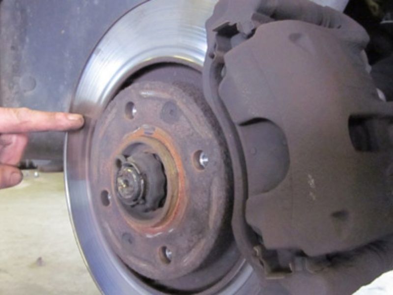 Hệ thống phanh có độ rơ