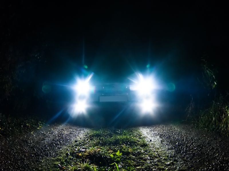 Khi đèn cos hỏng không được thay thế, chủ xe phải dùng đèn pha để tăng độ sáng khi di chuyển