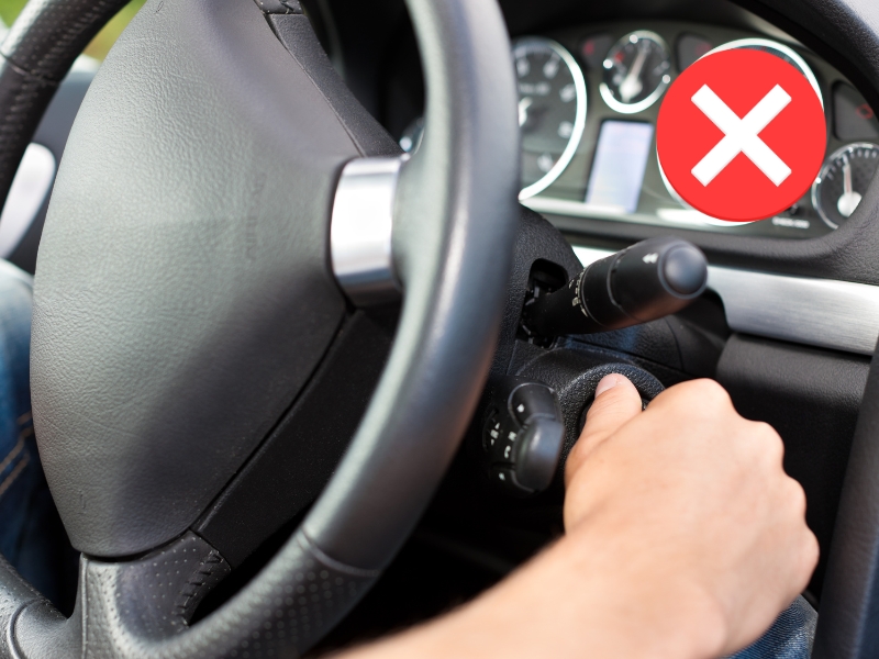 Không nổ máy khi dầu hộp số nhiễm nước 