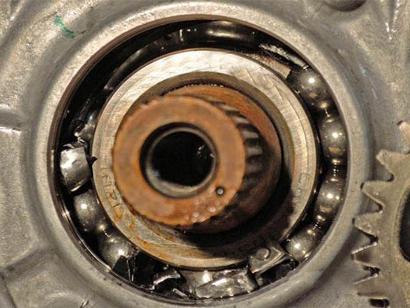 8 nguyên nhân đánh hết lái có tiếng kêu phổ biến và cách xử lý 3 Láp ngoài (bán trục) bị hỏng (bi vỡ/ổ bi mòn)