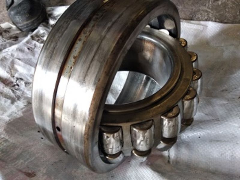 Mòn hoặc hỏng vòng đệm, khớp láp bên trong