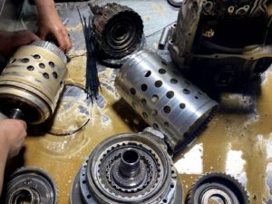 Nhớt xe bị vô nước