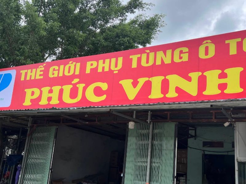 Cửa hàng ô tô Phúc Vinh
