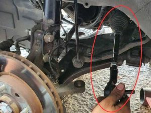 Quy trình tháo lắp thước lái ô tô