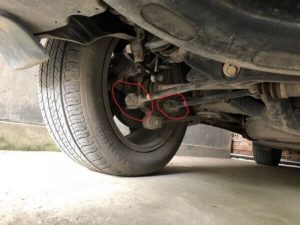 Tiếng kêu lục cục dưới gầm xe ô tô