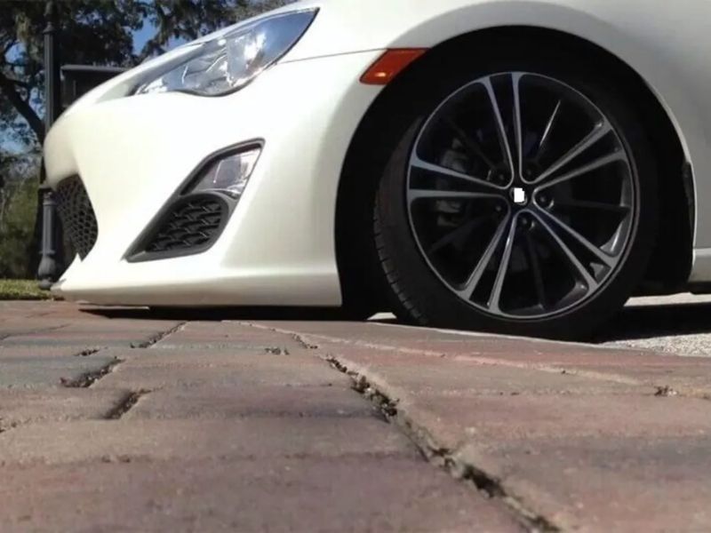 Dấu hiệu, nguyên nhân giảm xóc bục bóng hơi & cách xử lý 1 Xe bị xệ gầm khi để qua đêm