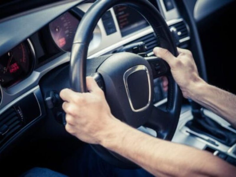 Xe rung lắc mạnh khi nổ máy hoặc tăng tốc