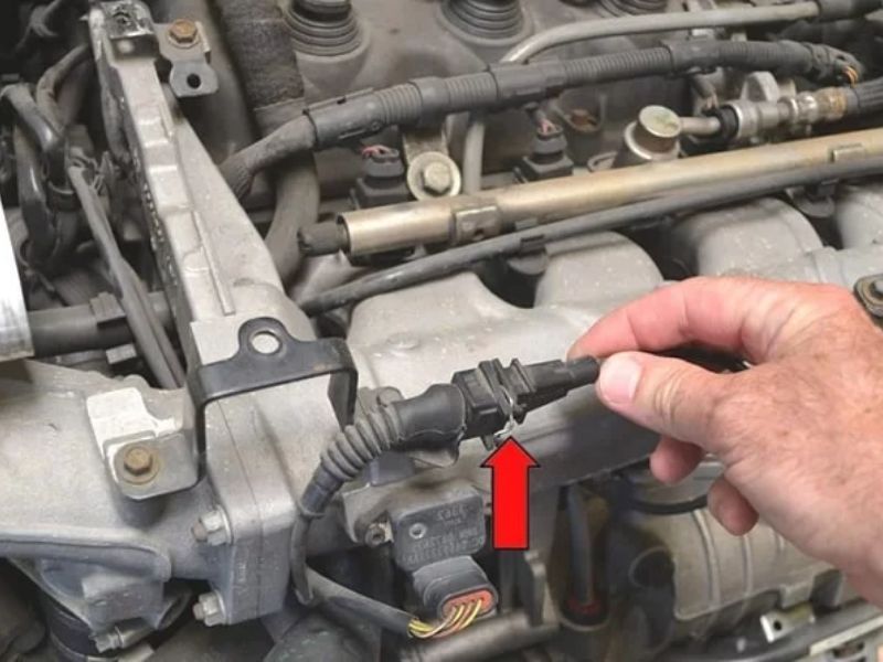 7 Nguyên nhân khiến điện ô tô chập chờn và cách xử lý triệt để 3 Cảm biến vị trí bị lỗi khiến điện hoạt động chập chờn