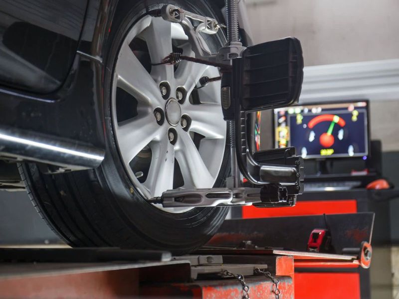 Cân chỉnh hệ thống lái và góc đặt bánh xe