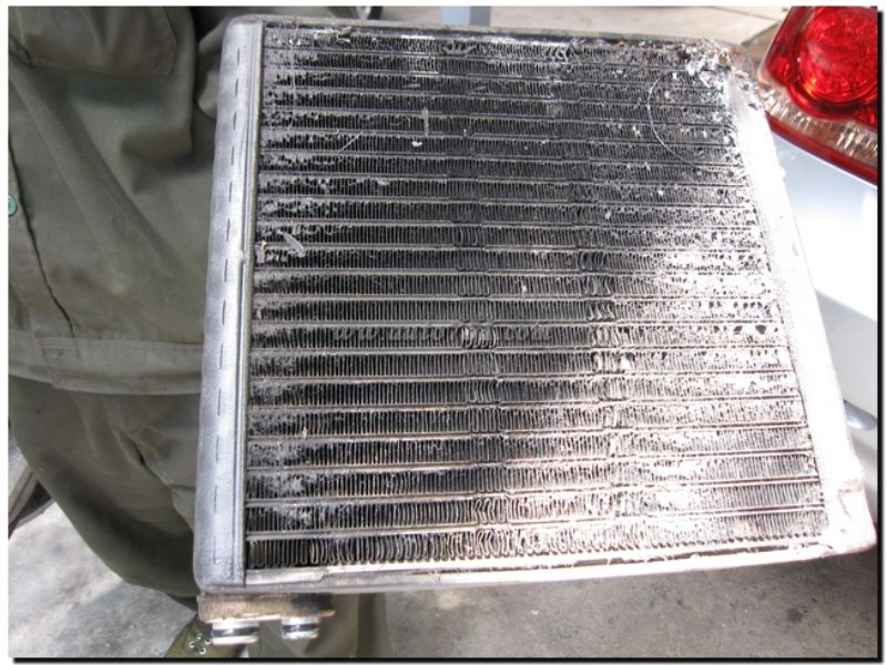 Dàn lạnh ô tô bị đóng băng