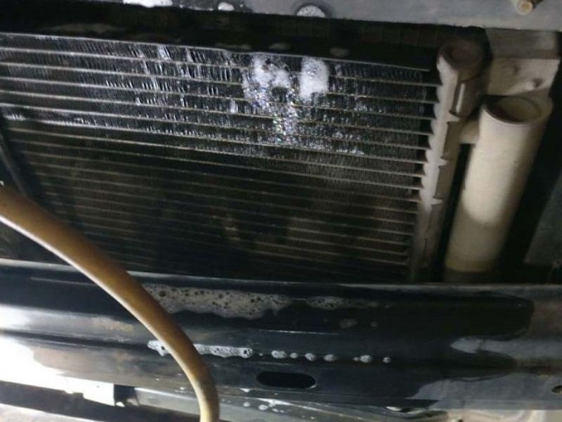 Dàn nóng móp, nghẹt hoặc hư hỏng bên trong