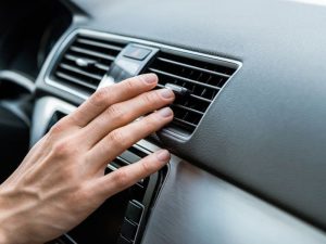 điều hoà ô tô bên nóng bên lạnh