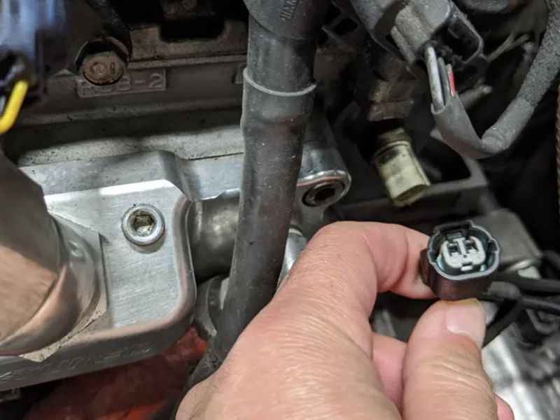 Kiểm tra cảm biến nhiệt và hệ thống điều khiển