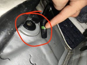 Nước điều hoà xe ô tô chảy nhiều