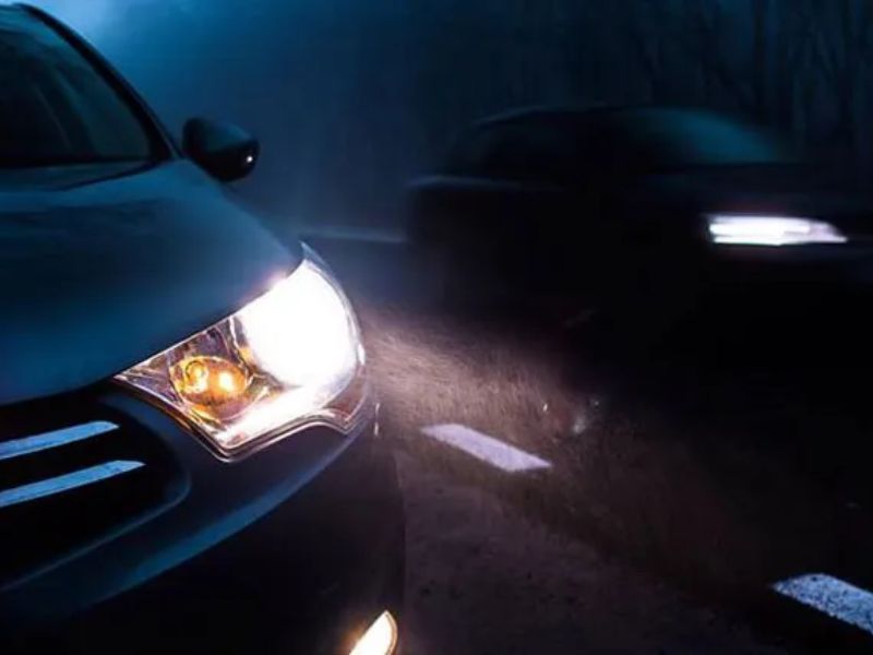 Đèn vào cua sáng liên tục: Nguyên nhân, cách xử lý & chi phí 4 Reset hệ thống chiếu sáng trên xe ô tô