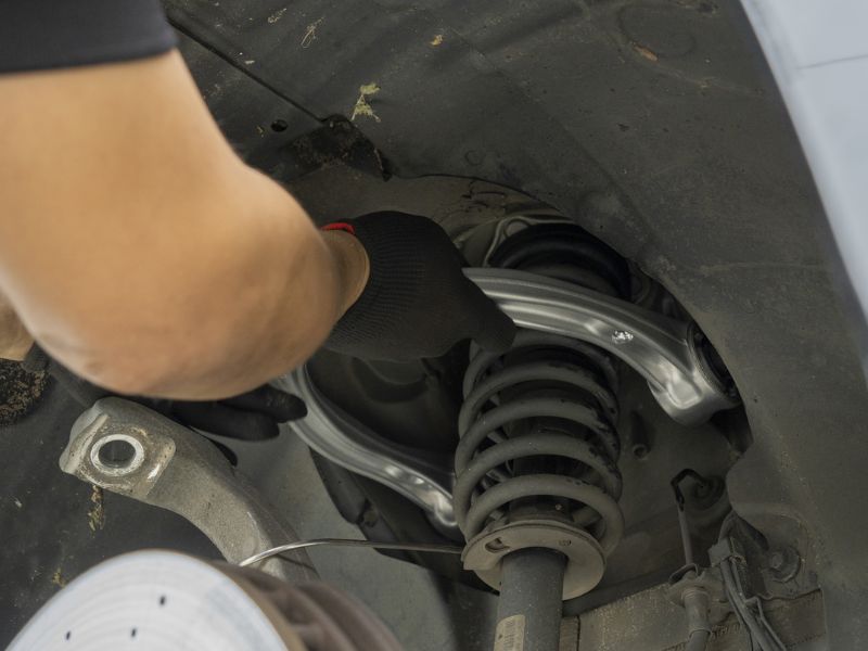 Thay cao su gầm, cao su trụ lái