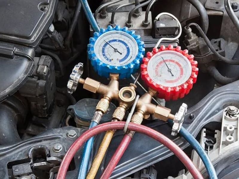 Nguyên nhân điều hòa chỉ mát khi để chế độ Low và khắc phục 1 Thiếu gas hoặc gas điều hòa bị yếu trên ô tô