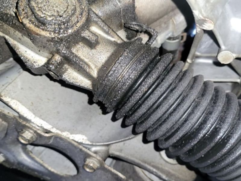 Thước lái bị khô, rơ hoặc mòn