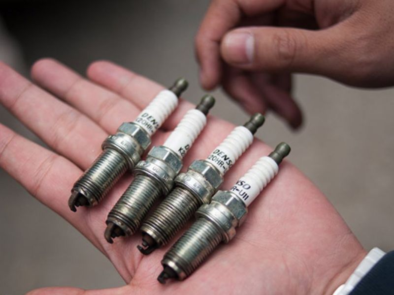 Vệ sinh hoặc thay mới bugi định kỳ