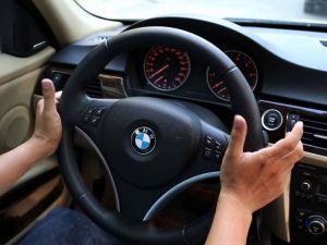 Vô lăng đánh lái nặng