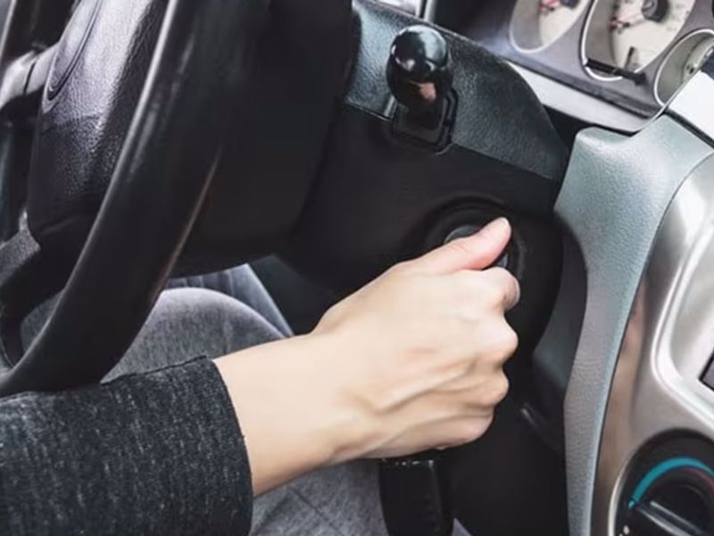 Bugi yếu khiến xe khó khởi động